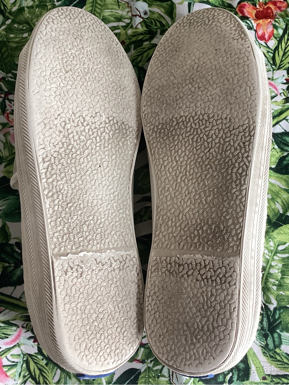 Children’s Kate Spade Keds cream Glitter Lace-Up Sneakers w/ rose gold eyelets - Picture 5 of 8